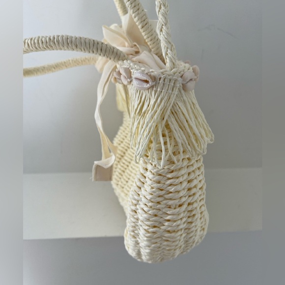 WOVEN Shell Fringe Detail Cross Body Bag Drawstring Closure Boho Vacation Chic - Picture 7 of 16